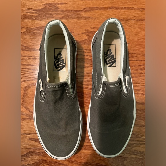 Classic Vans Slip Ons - Picture 4 of 6
